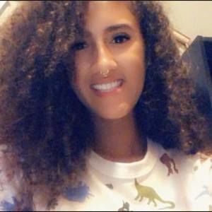 Meet your Posher, Corina